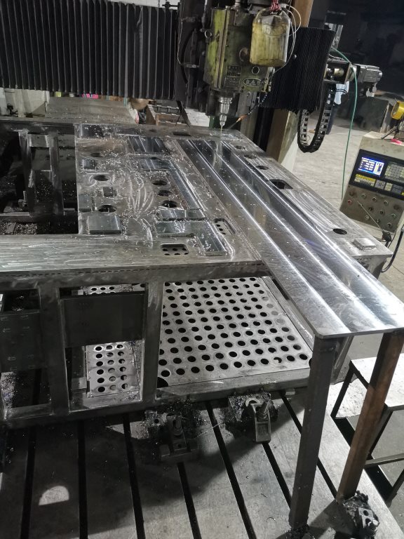 大型龍門銑加工，數(shù)控龍門銑加工，
