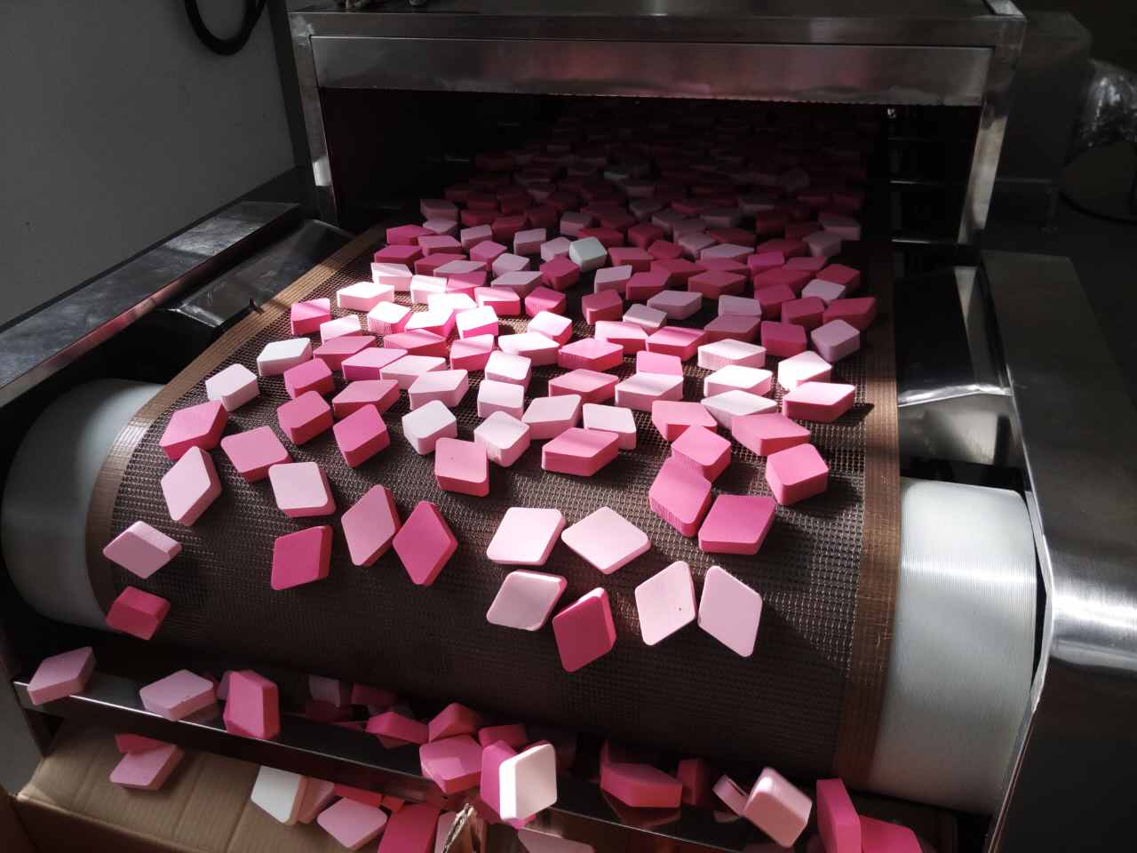 海綿微波干燥機(jī)