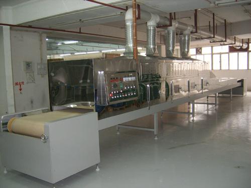 農(nóng)產(chǎn)品微波烘干殺菌機(jī)